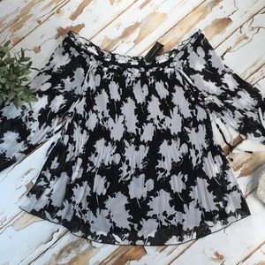 LANE BRYANT Black and White floral blouse sz 14/16